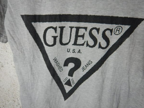 to3411　GUESS　ゲス　vintage　ビンテージ　半袖　ロゴ　デザイン　tシャツ　人気　送料格安_画像3