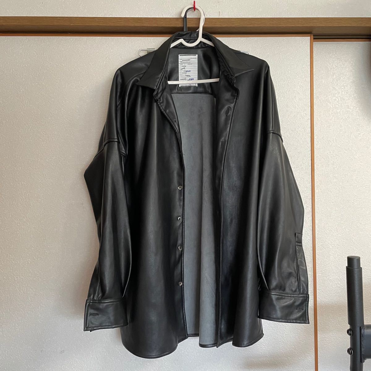 シャリーフ フェイクレザー オーバーシャツ【studios限定