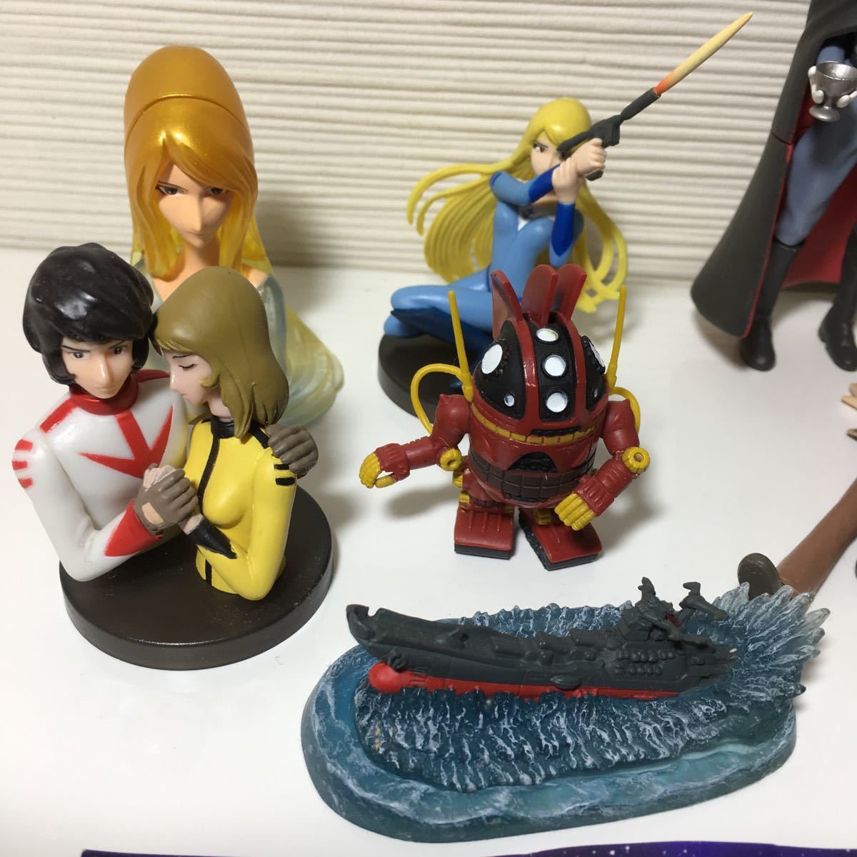 宇宙戦艦ヤマトフィギュア セット 森雪 古代進 デスラー 宇宙戦艦ヤマトフィギュア セット 森雪 古代進 デスラー