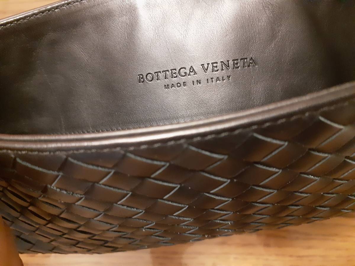 ★★未使用に近い超美品 Bottega Veneta ボッテガヴェネタ イントレ ショルダーバッグ_画像7