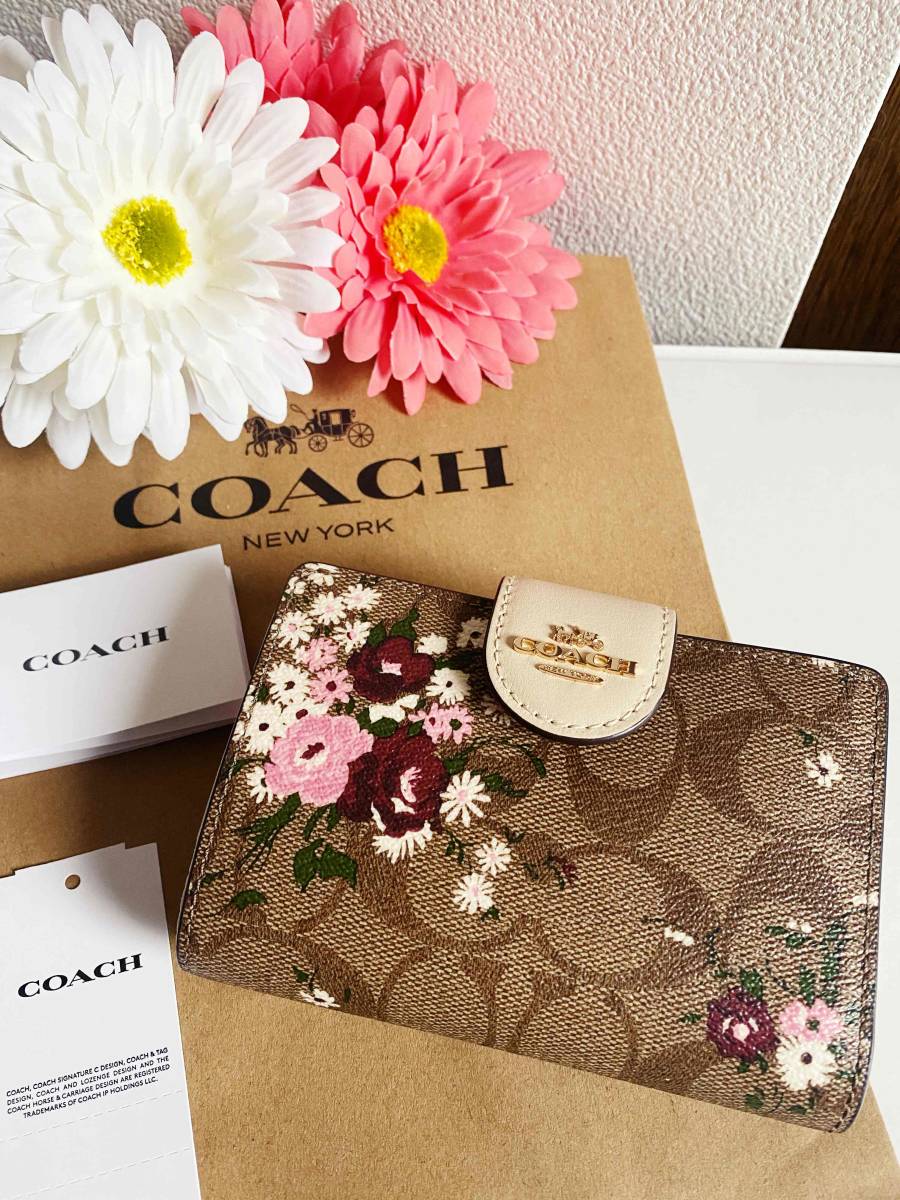 ☆安心の定価販売☆】 コーチCOACH最新作二つ折りミニ財布 花柄
