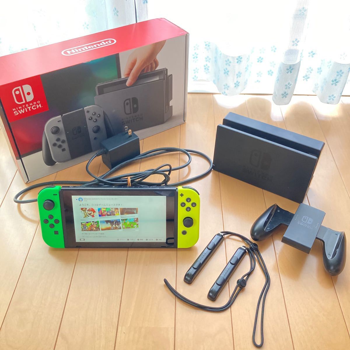 Nintendo Switch ニンテンドースイッチ本体　フルセット！すぐに遊べるます！ 箱付き 任天堂　イエロー　グリーン