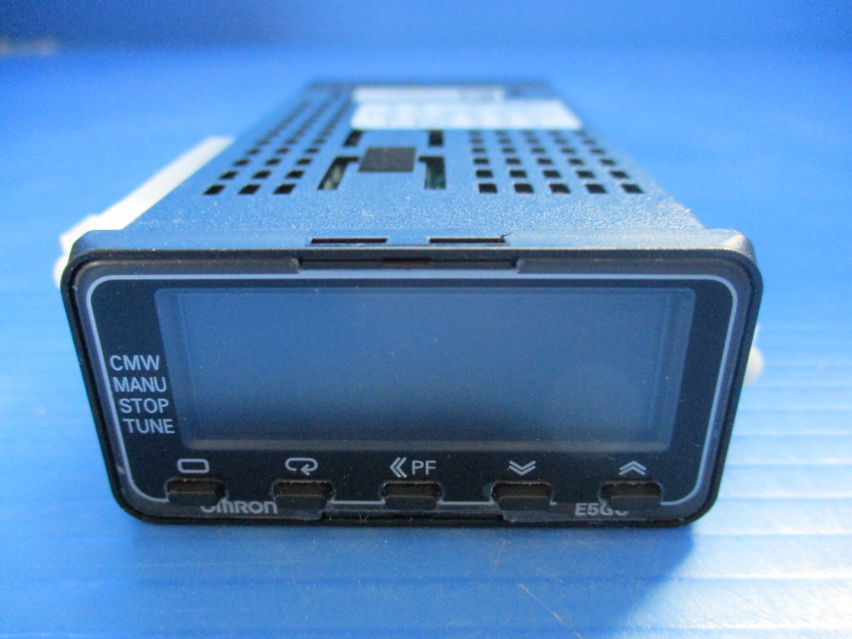 未使用品 OMRON E5GC-RX0DCM-000 温度調節器（デジタル調節計）スクリューレスクランプ端子台タイプ 