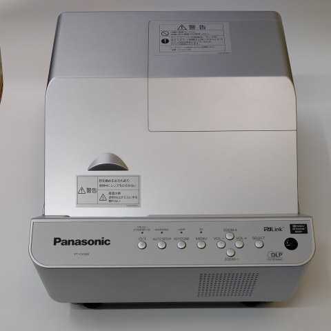 パナソニック 超短焦点 1チップDLP方式プロジェクター PT-CX200