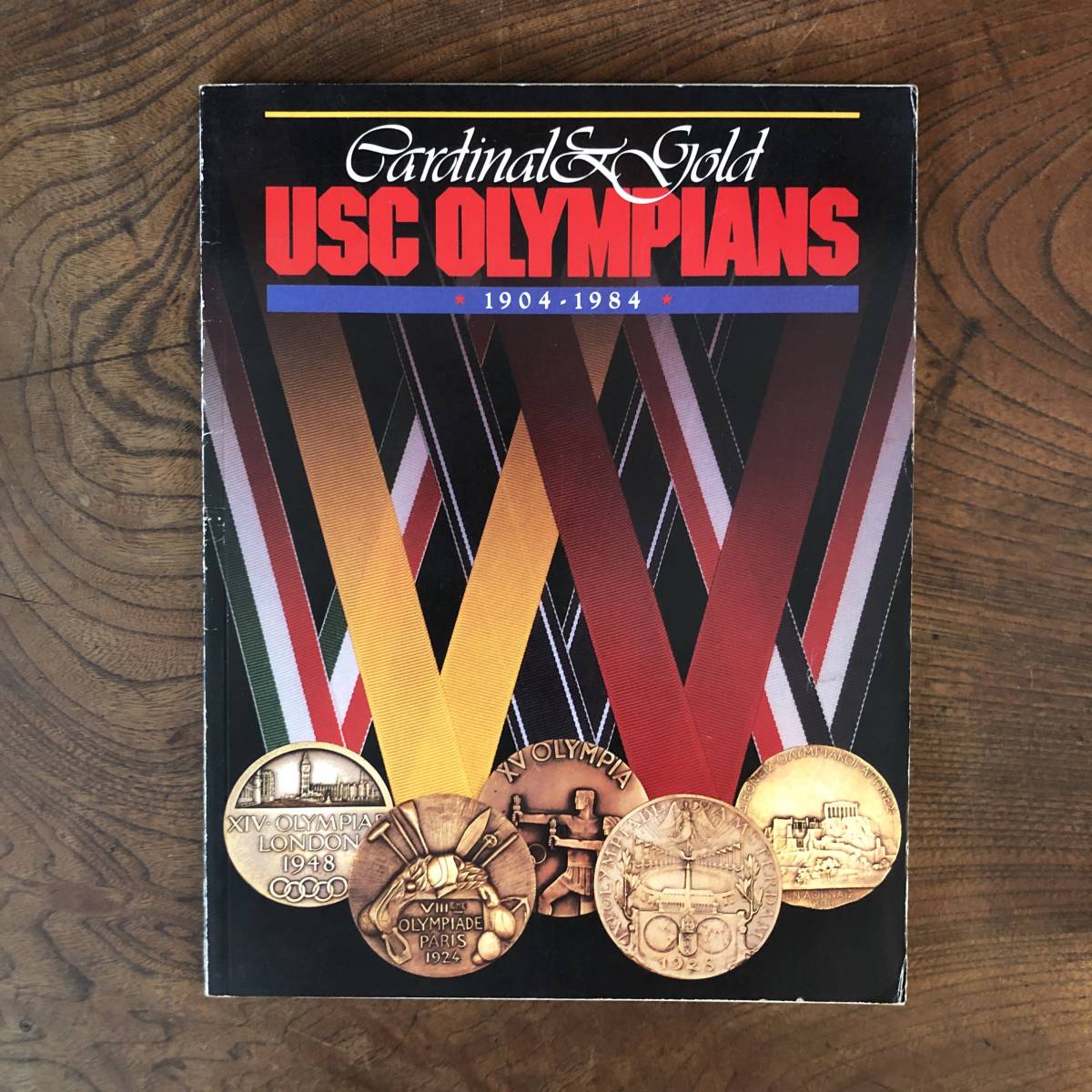 D ＜ CARDINAL&GOLD ／ USC OLYMPIANS 1904-1984 ＞ オリンピック オリンピアン