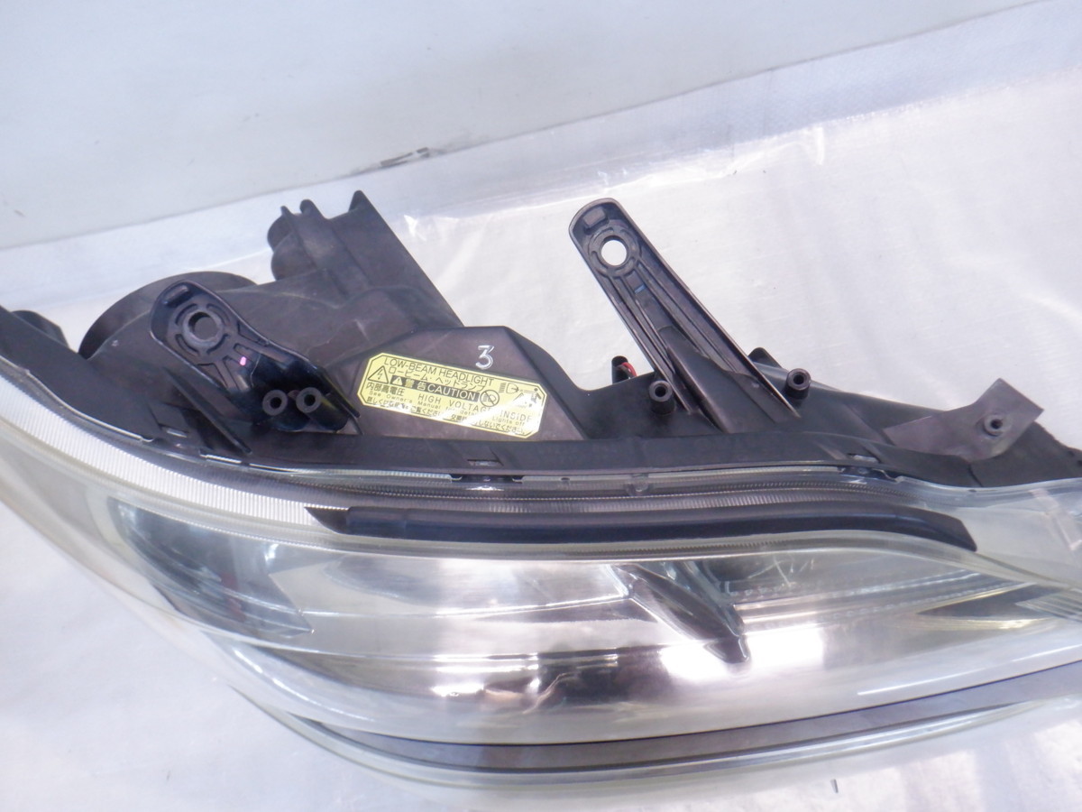 H21/3 DBA-ANH20W ヴェルファイア トヨタ純正 右側ヘッドランプ ライト
