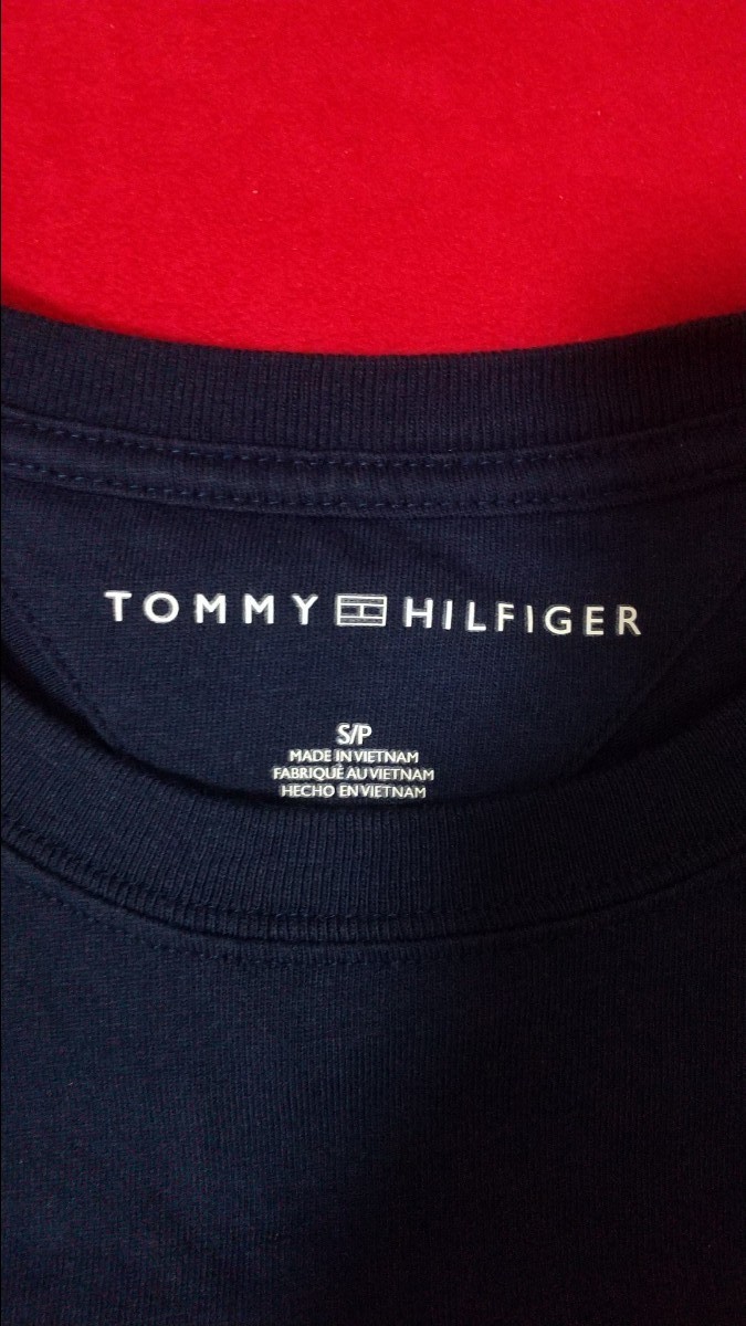 tommy hilfiger トミーヒルフィガー 紺 ネイビー ロゴ 刺繍 半袖 Tシャツ Sサイズ 即購入可 匿名発送