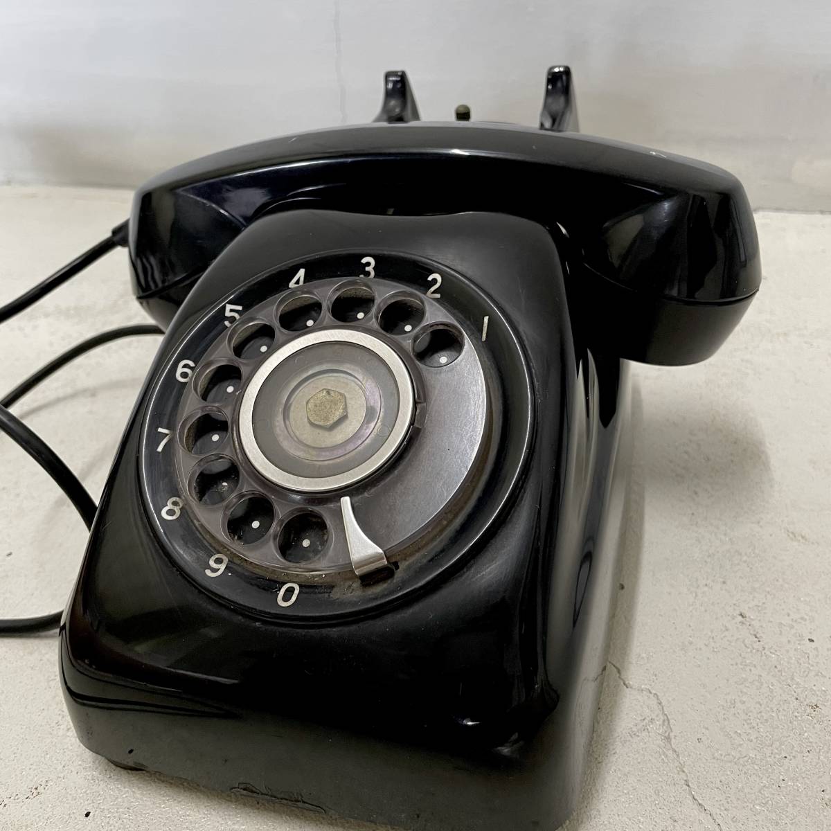 1964年 三共精器 TELE-GOL 600 黒電話 ダイヤル式 / 昭和レトロ ヴィンテージ アンティーク インテリア 保留付き ジャンク品 コレクション_画像1