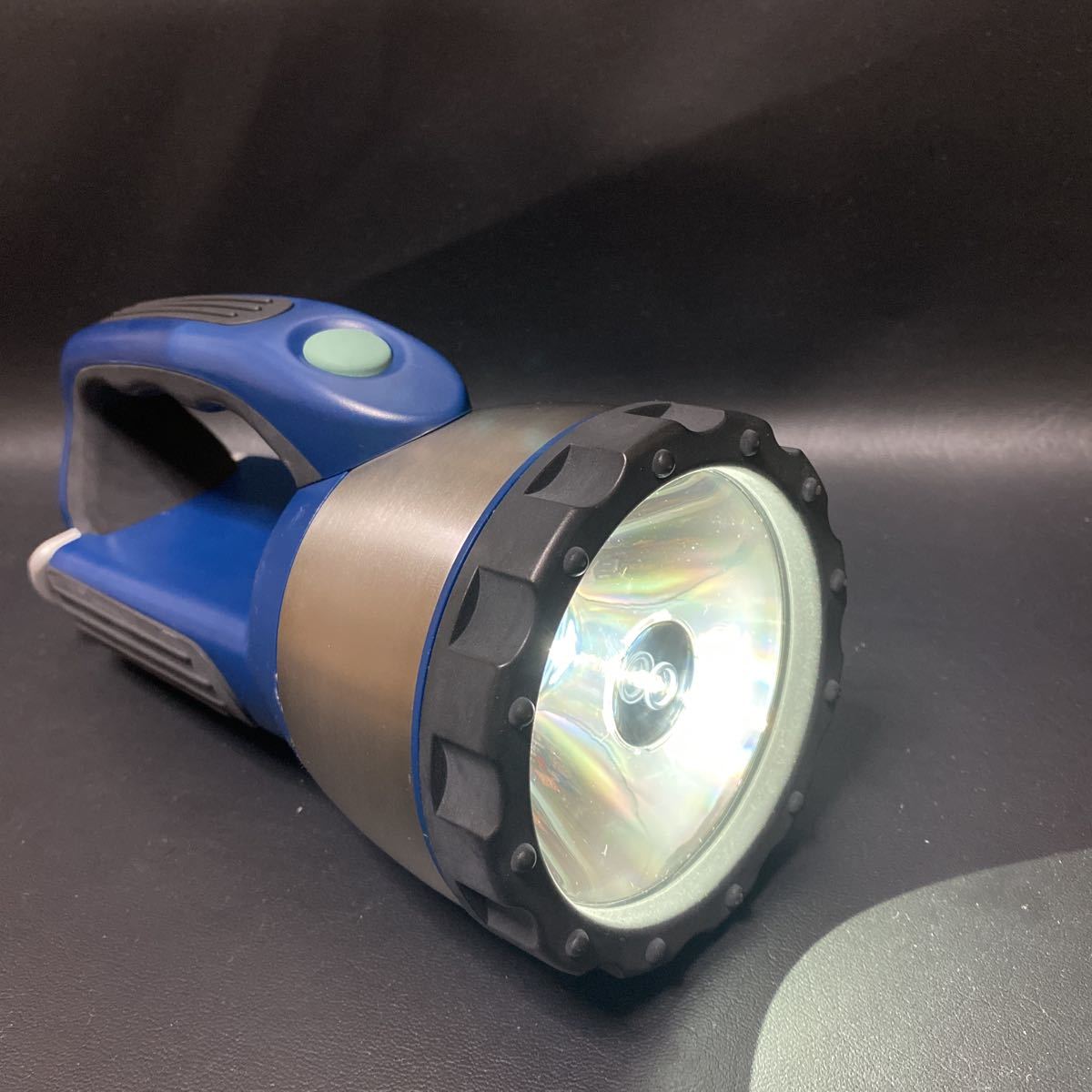 FUJITSU 富士通スーパー LEDライト　懐中電灯　強力ライト　光輝度スーパーLED光源と大口径レンズ強力照射　災害　非常用　