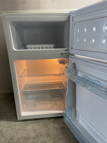 【良品】BESTEK 2019年製 2ドア冷蔵庫 BTMF211 85L コンパクト設計＆たっぷり容量！ 静音化 省エネ 一人暮らしにおすすめ！ 通電確認済み_画像3