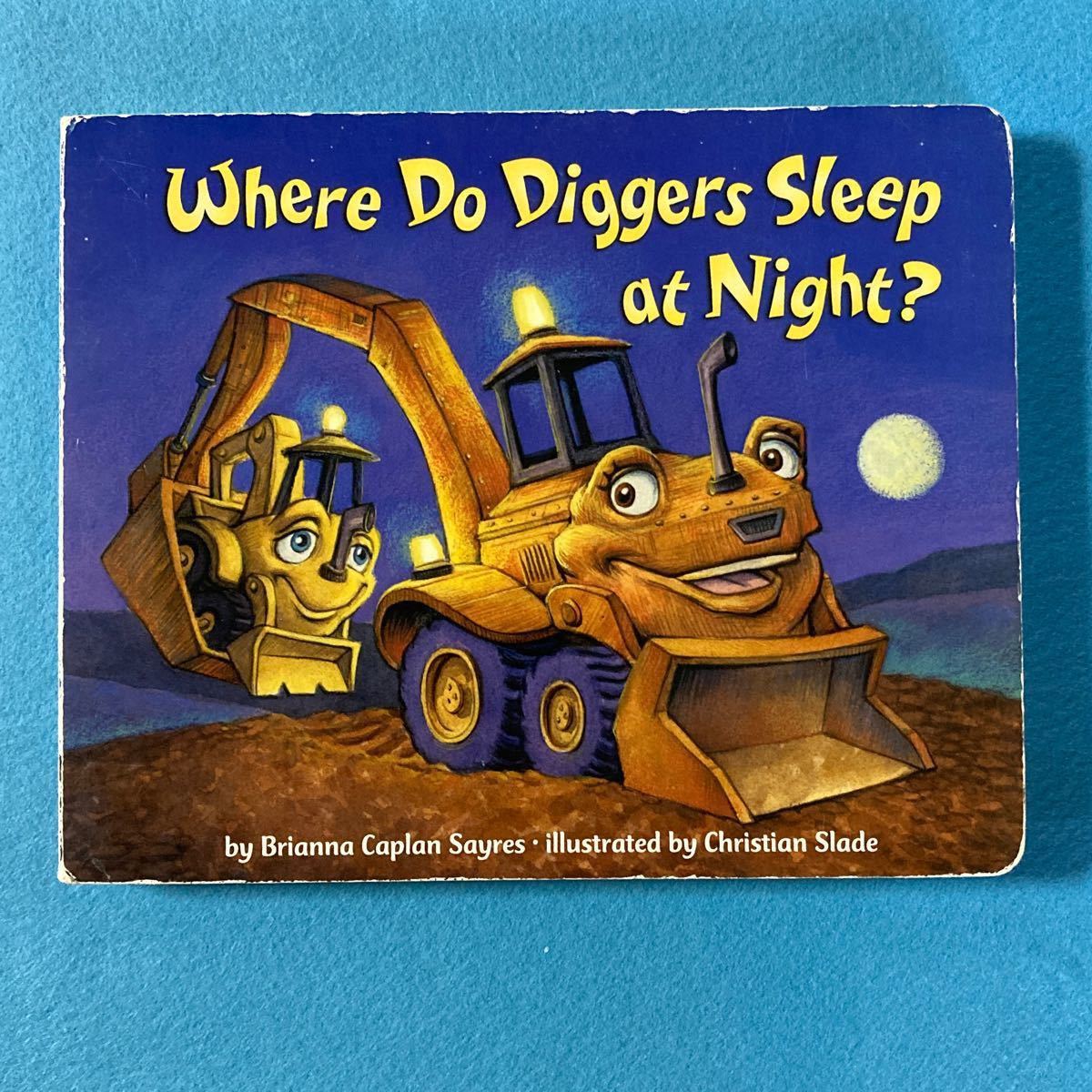 英語絵本 Where Do Diggers Sleep at Night? ボードブック