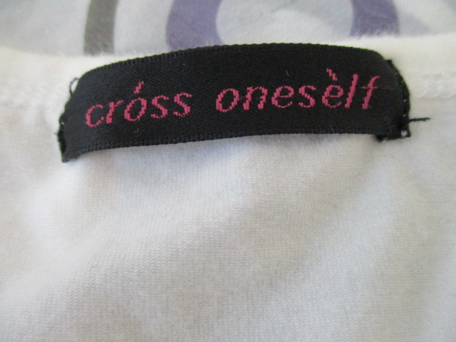 ★cross oneself 半袖Tシャツ ロゴ ラメ入り 白（L）_画像4