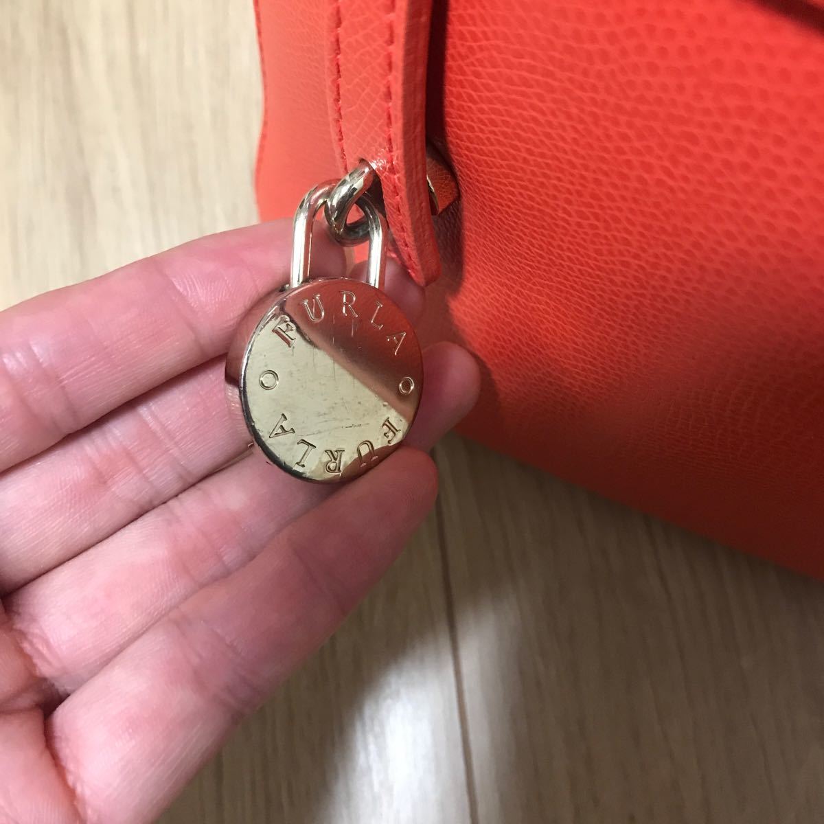 FURLA フルラ PIPER パイパーバッグ　ショルダーバッグ　オレンジサーモンピンク系Mサイズ