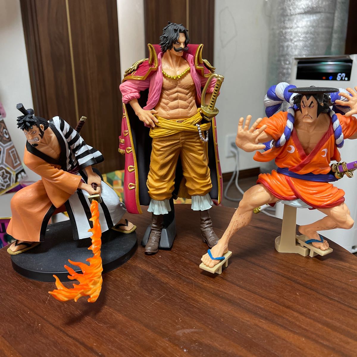 ワンピースフィギュア ゴールドロジャー きんえもん おでん三つ ワンピースフィギュア ゴールドロジャー きんえもん おでん三つ