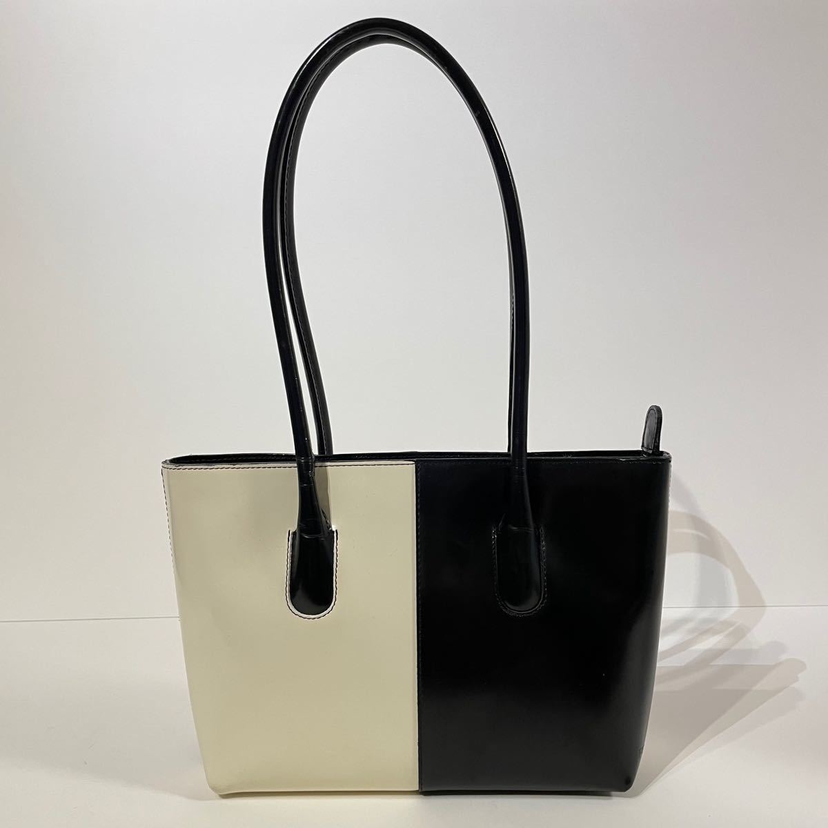 FURLA フルラ ハンドバッグ ショルダーバッグ バイカラー 白黒 FURLA フルラ ハンドバッグ ショルダーバッグ バイカラー 白黒
