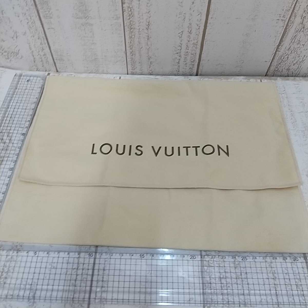 V7 LOUIS VUITTON  保存袋  ルイヴィトン  比較的きれいめ  H24W32 ｃｍ位の画像1