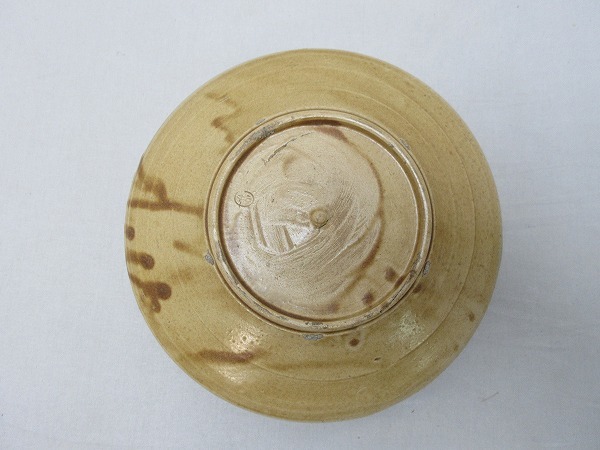 G07358 [ beautiful goods tea utensils pale yellow glaze pot . seal have pastry pot box less ] inspection ) author thing . choice tea . tea . pot . point front tea utensils . pot pastry inserting cake box old .ⅱ