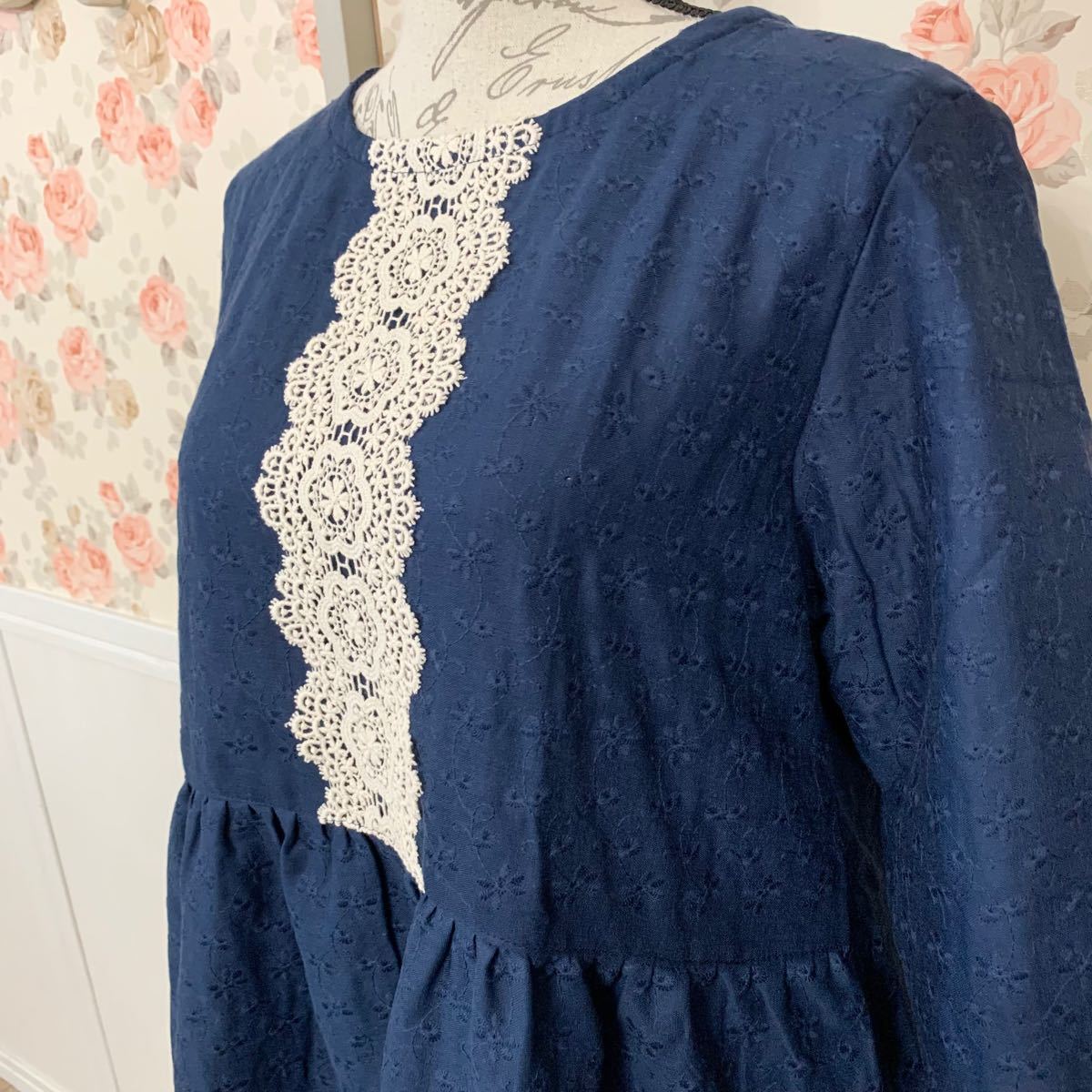 Paypayフリマ 新品 ハンドメイド ダブルガーゼ ボタニカル柄 刺繍 レース生地 レース貼り ロング ワンピース チュニック ネイビー Paypayフリマ 新品 ハンドメイド ダブルガーゼ ボタニカル柄 刺繍 レース生地 レース貼り ロング ワンピース チュニック ネイビー