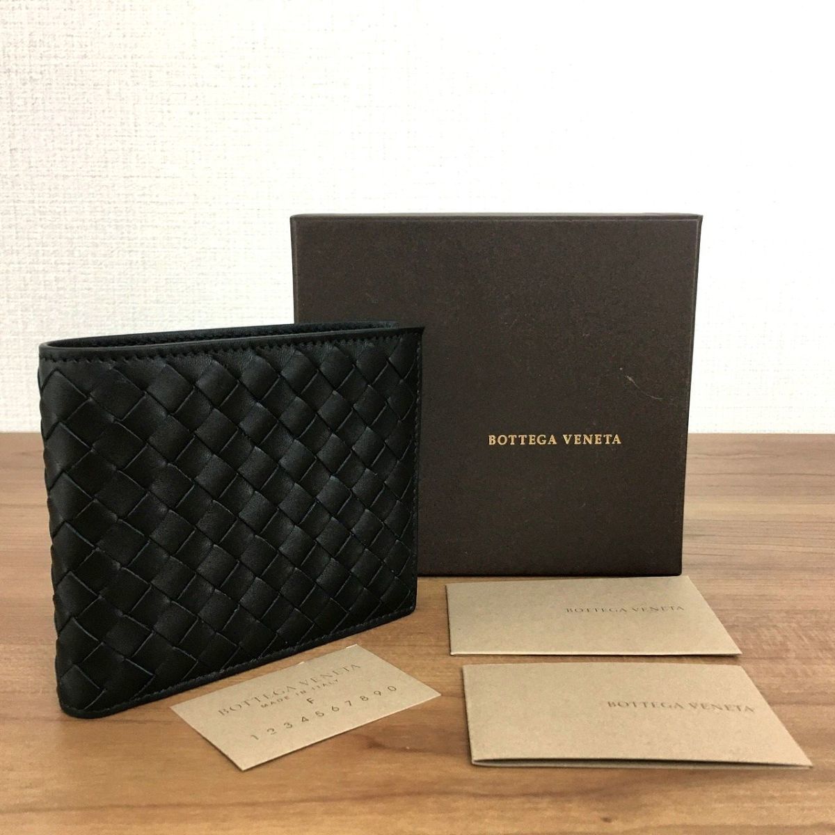 ☆送料無料☆ 未使用品 BOTTEGA VENETA 二つ折り札入れ カーフスキン