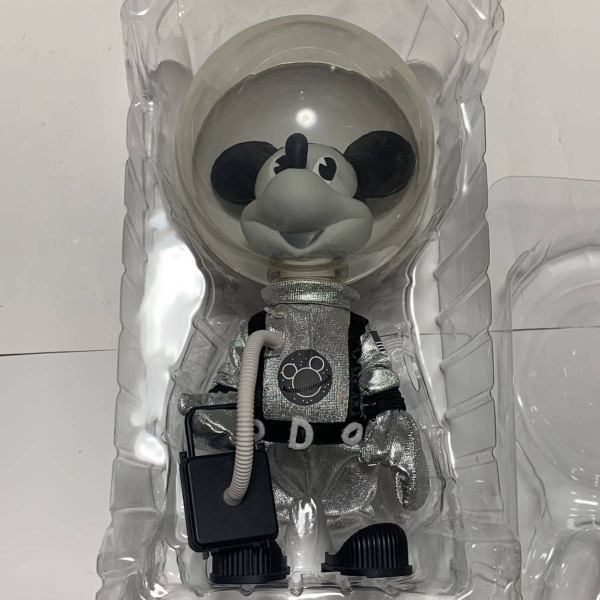 VCD Disney ディズニー ミッキーマウス アストロノーツ フィギュア モノクロver. 宇宙服 MEDICOMTOY メディコムトイベアブリック