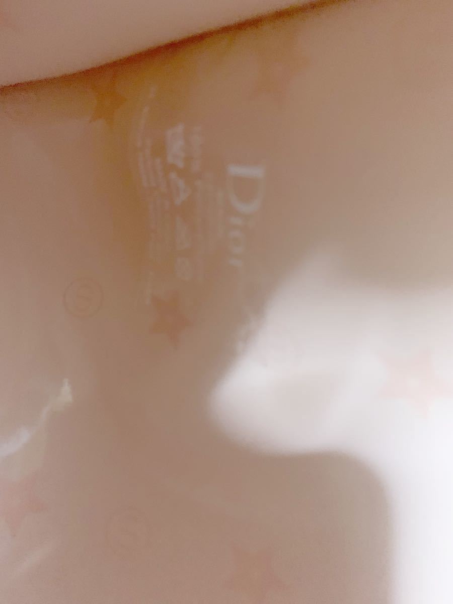 Dior/ノベルティポーチ☆中身のシリカ？脱臭剤等が行方不明&中身の薄半紙に損傷ございますm(__)m