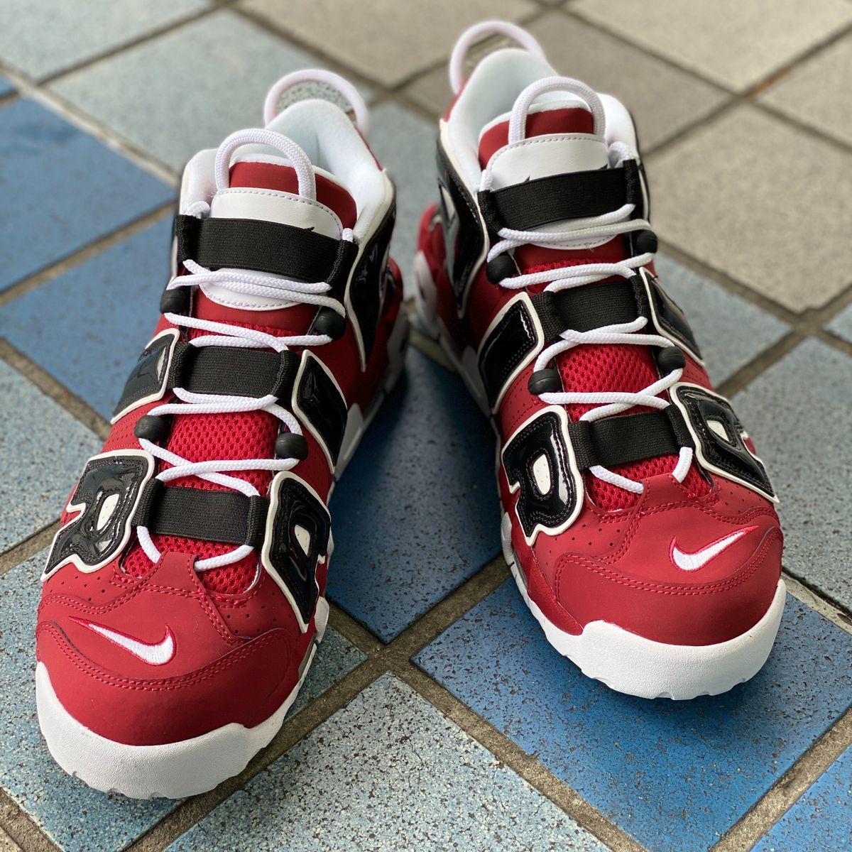 正規品 【us8.5】 NIKE ナイキ NBA シカゴ ブルズカラー Bulls モアテン AIR MORE UPTEMPO スコッティピッペン 黒 バーシティレッド 26.5㎝_画像6