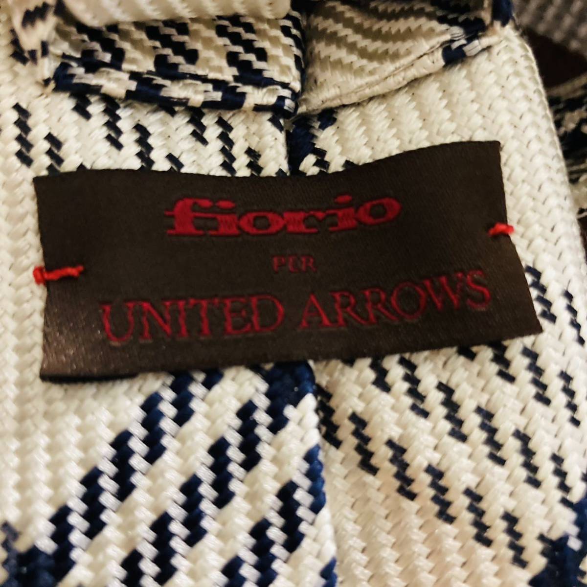 ★美品★ fiorio フィオリオ UNITED ARROWS ユナイテッドアローズ ネクタイ メンズ 白系 ネイビー 紺 ホワイト イタリア製 シルク100%