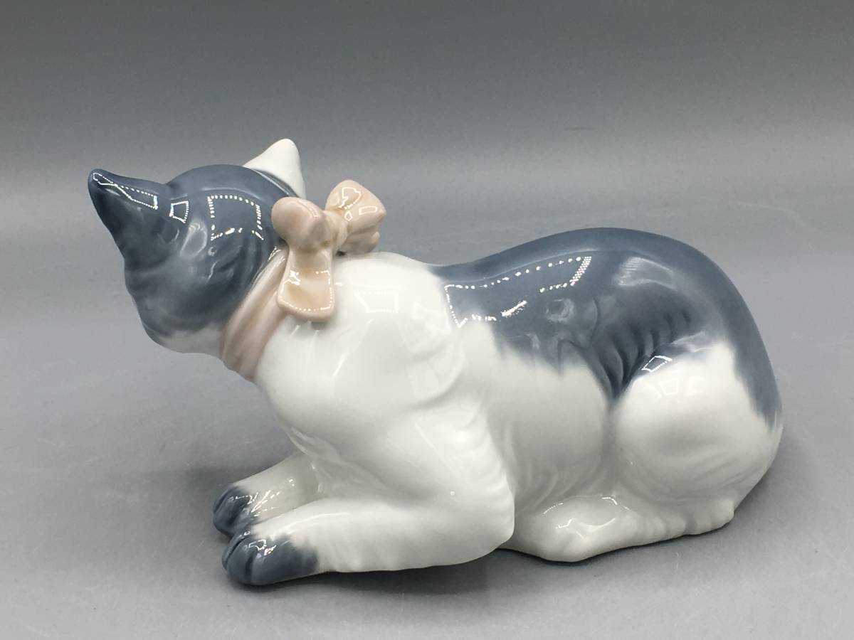 リヤドロ 猫 ネコ リボン 置物 フィギュリン 陶器 ナオ