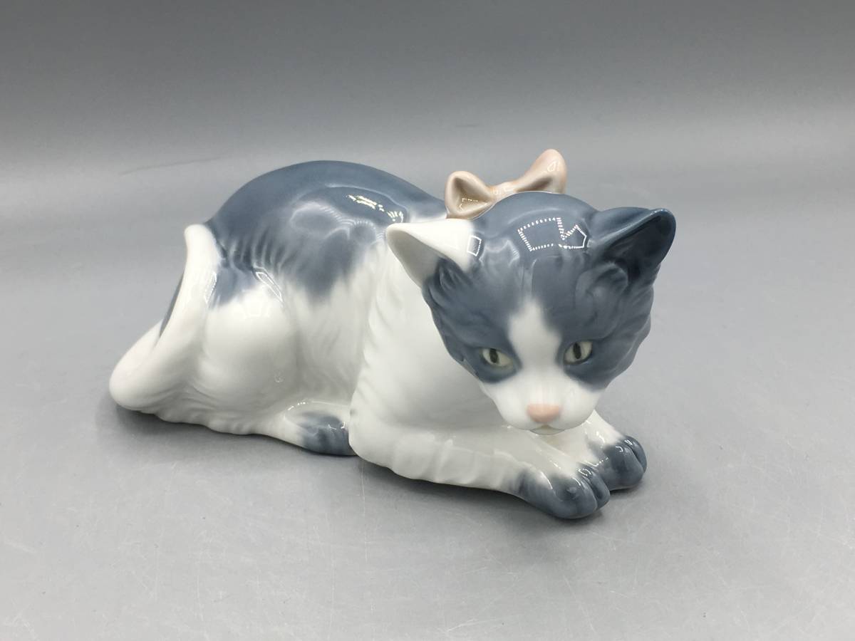 リヤドロ 猫 ネコ リボン 置物 フィギュリン 陶器 ナオ