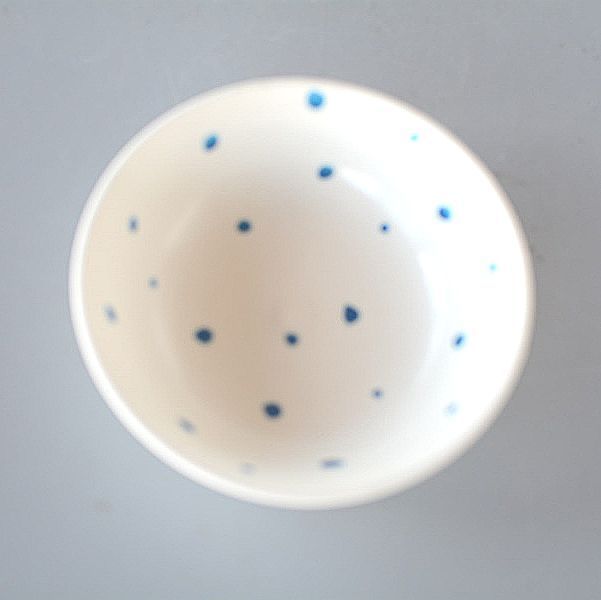  small bowl blue dot hand ..bas182