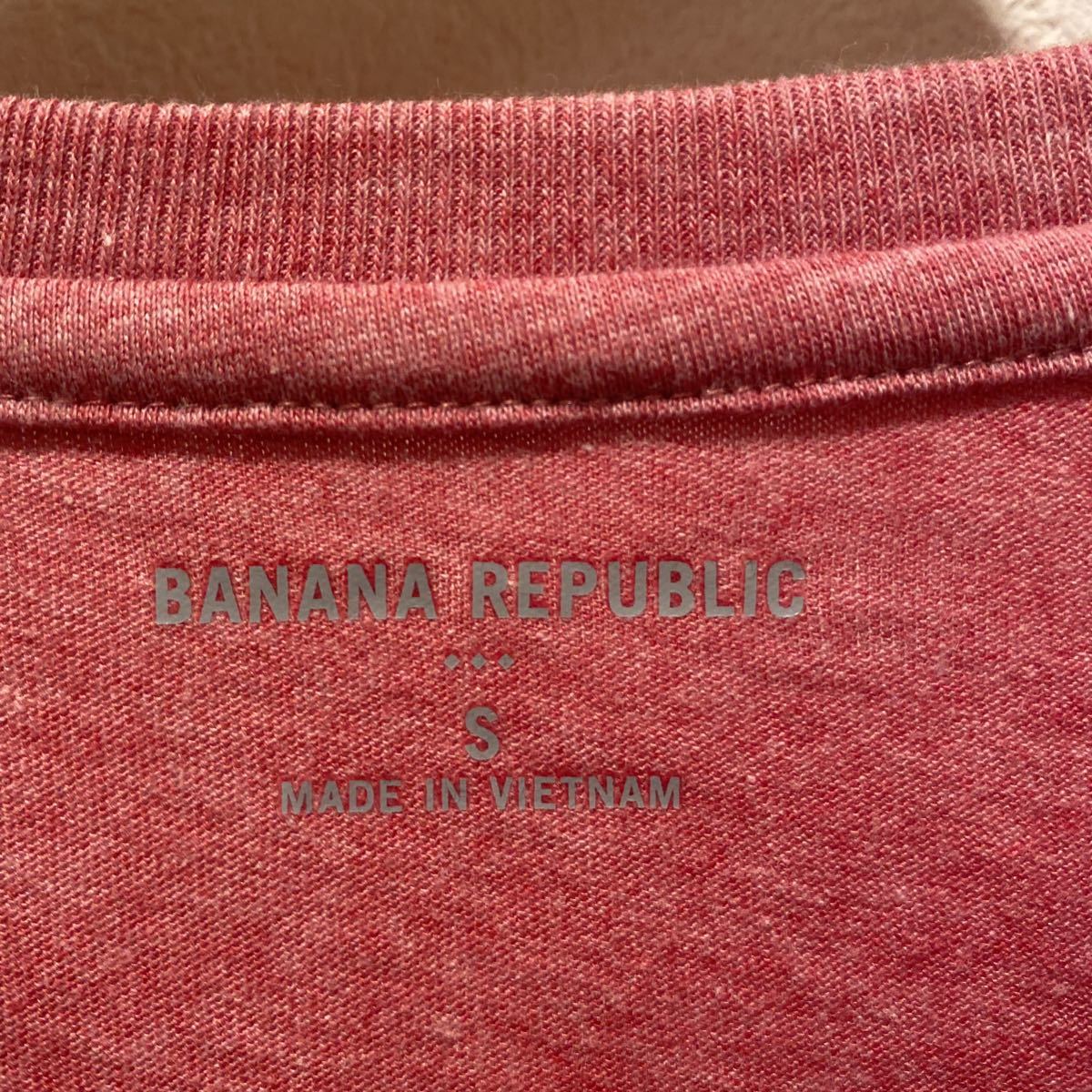 【BANANA REPUBLIC】メッセージロゴ半袖Tシャツ HANGRY Sサイズ バナナリパブリック　着丈65身幅45肩幅43袖丈18 メンズ　薄赤　Tee_画像3