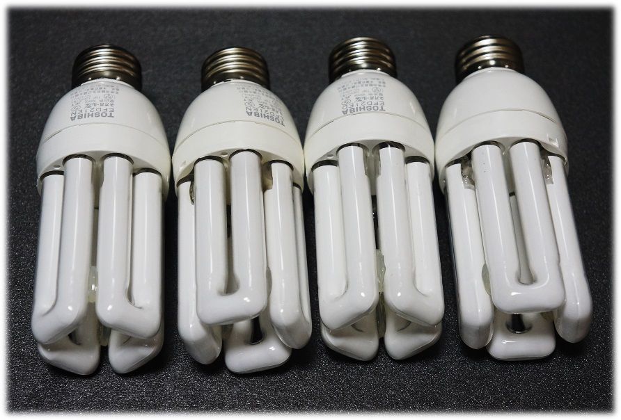 TOSHIBA ネオボールZ 電球形 蛍光ランプ 電球 100W タイプ 昼光色 EFD21ED 昼白色 EFD21EN 中古 4個セット / 東芝  21W E26 口金