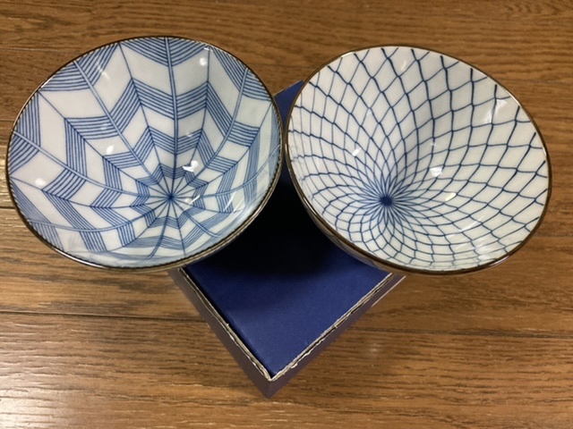 新品【清秀】飯椀（お茶碗）2客（矢羽・網絵）_画像1