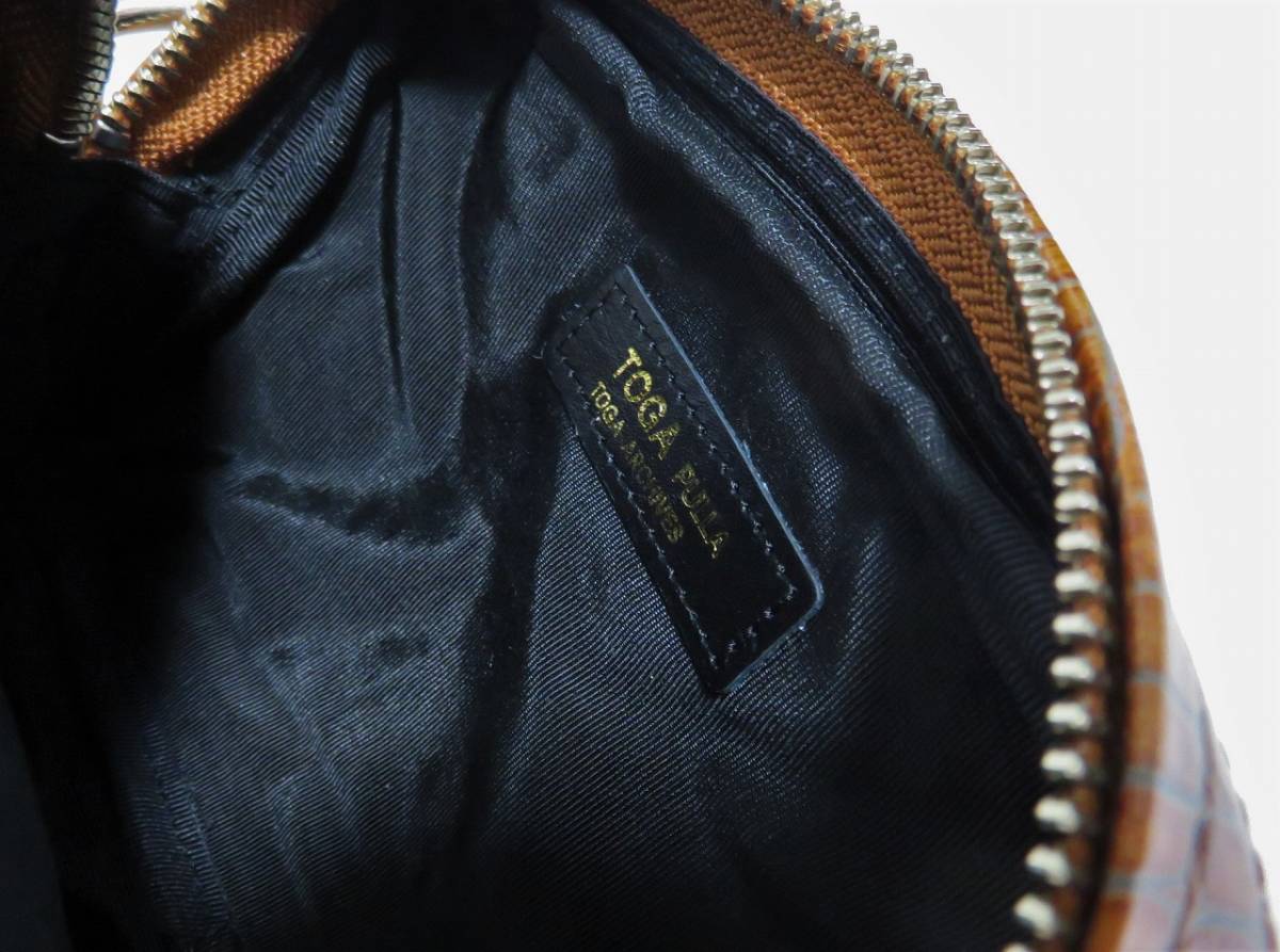 送料無料 新品 TOGA PULLA Metal leather pouch ブラウン 日本製 トーガ プルラ メタル レザー ポーチ