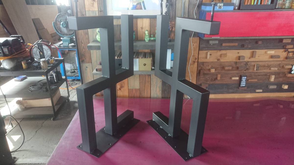 マットブラックでアイアンな極太鉄脚 50×400×650mm 卍型 2脚ver