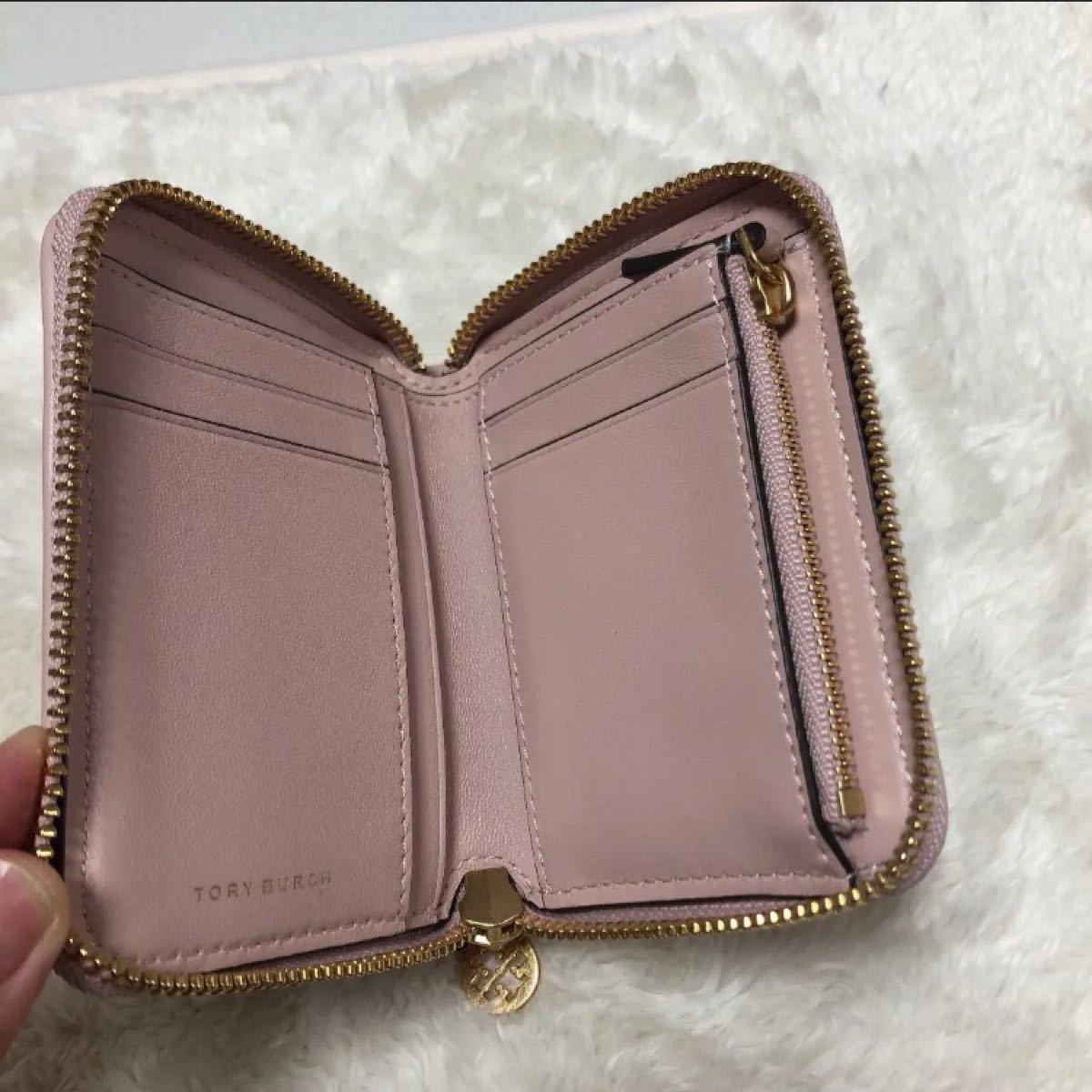 新品　トリーバーチ TORY BURCH ラウンドファスナー折り財布