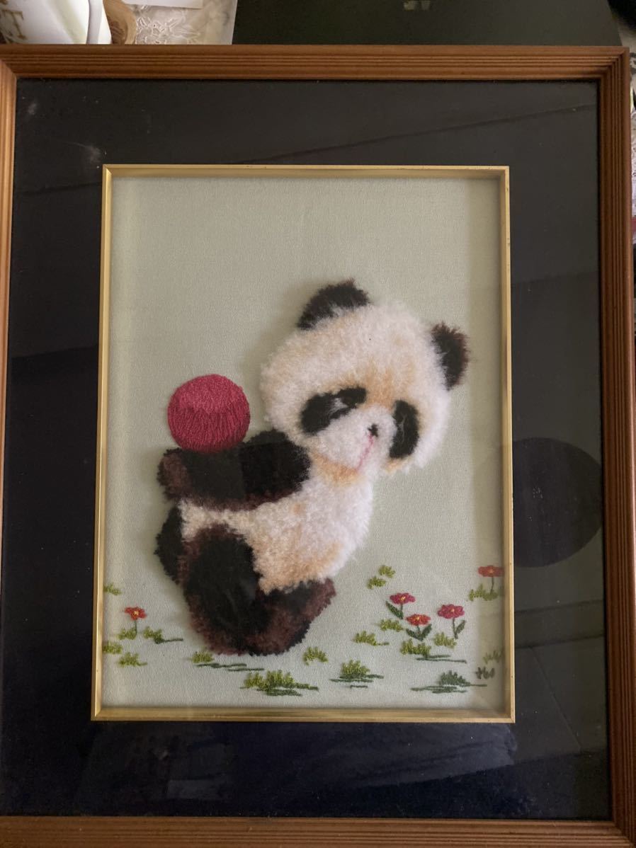 売れ筋がひ新作！ 美品　パンダの絵 毛糸で出来ていて可愛いです。癒し　上野のパンダが生まれた機会に是非。 その他
