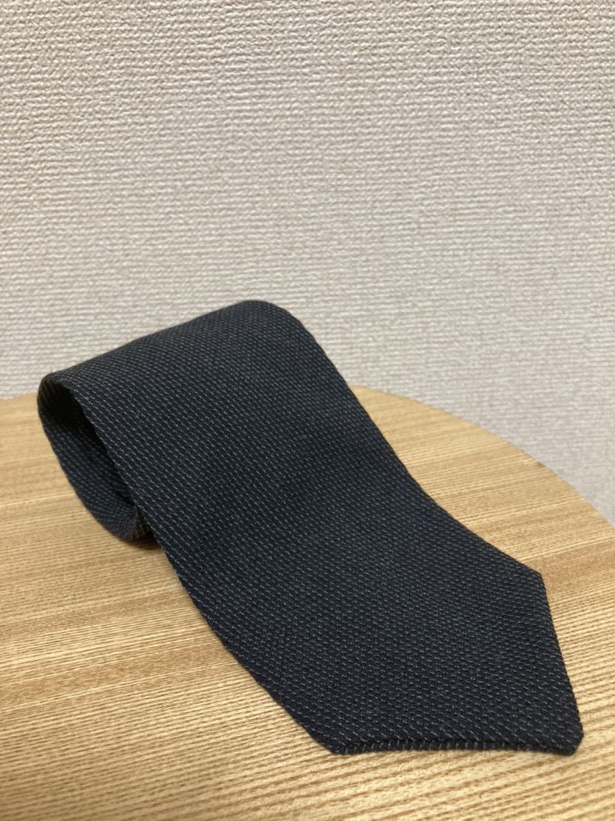 くらしを楽しむアイテム ARMANI GIORGIO イタリア製 CRAVATTE 黒系(グレー) ウールネクタイ アルマーニ ジョルジオ ネクタイ くらしを楽しむアイテム ARMANI GIORGIO イタリア製 CRAVATTE 黒系(グレー) ウールネクタイ アルマーニ ジョルジオ ネクタイ