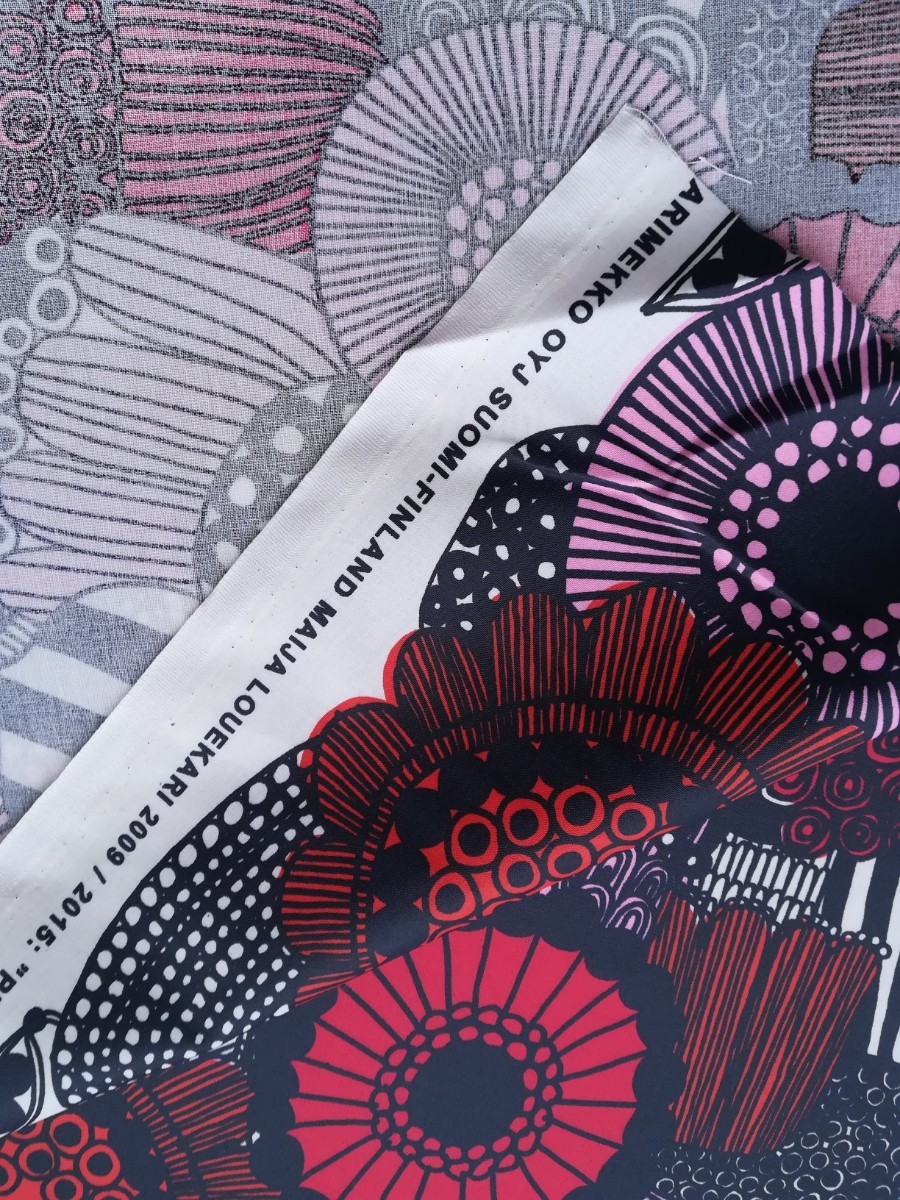 marimekko　マリメッコ　シールトラプータルハ　撥水　生地　テーブルクロス　