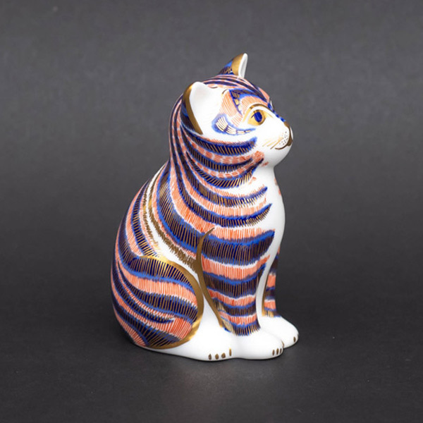  Royal * Crown * Dubey paperweight . seat squirrel .. cat 