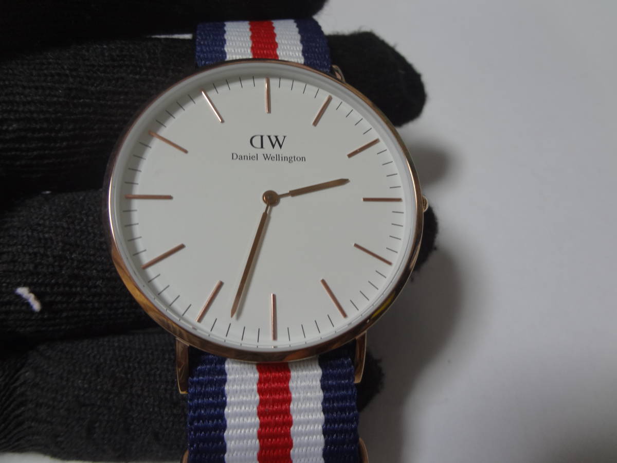 本物の Daniel Wellington ダニエル・ウェリントン 0102DW 展示未使用