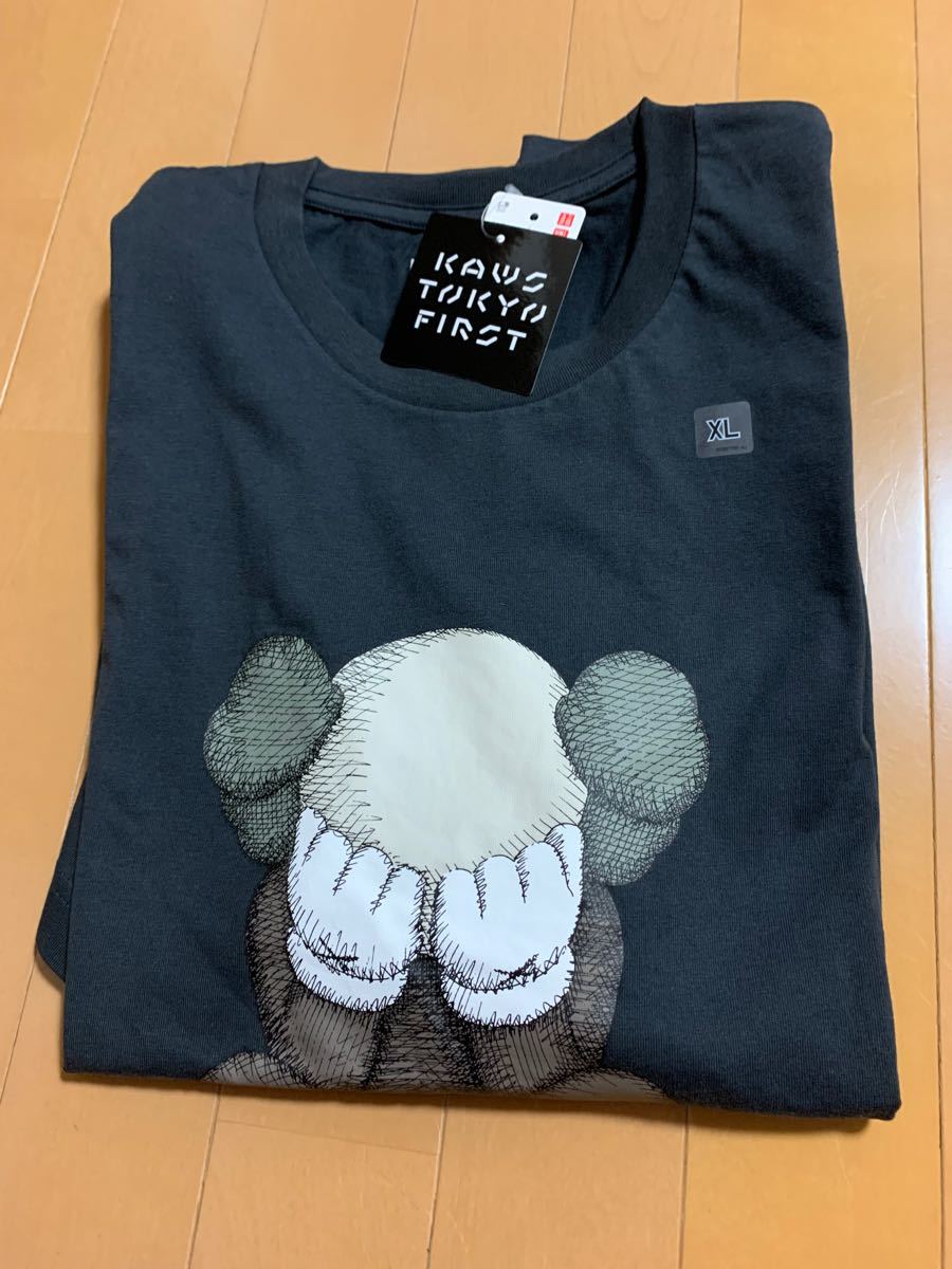 新品　ユニクロ　KAWS カウズ　Tシャツ