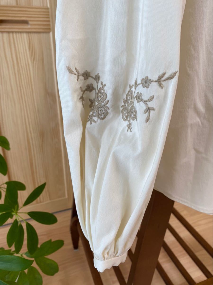 クラネ正規品！！新品紙タグ付き★VINTAGE FLOWER EMBROIDERY SHIRTヴィンテージフラワー刺繍ブラウス