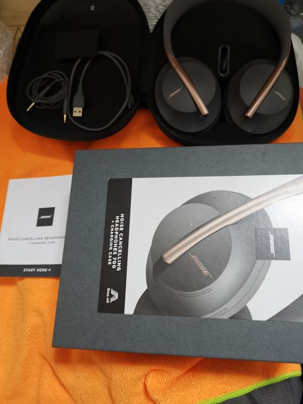 Bose Noise Cancelling Headphones 700 Wireless Noise Cancelling Headphones with Charging Case - Eclipse no2_画像6