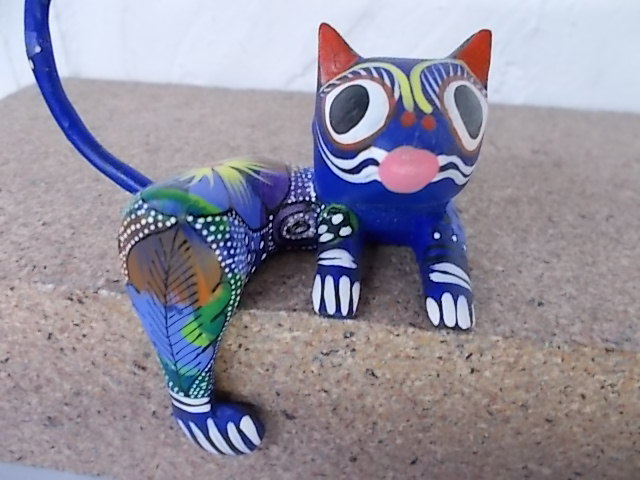 新品 本物 メキシコ 猫 ねこ アレブリヘ 直輸入木彫り 木工細工 ハンドメイド カラフル ブルー_画像2