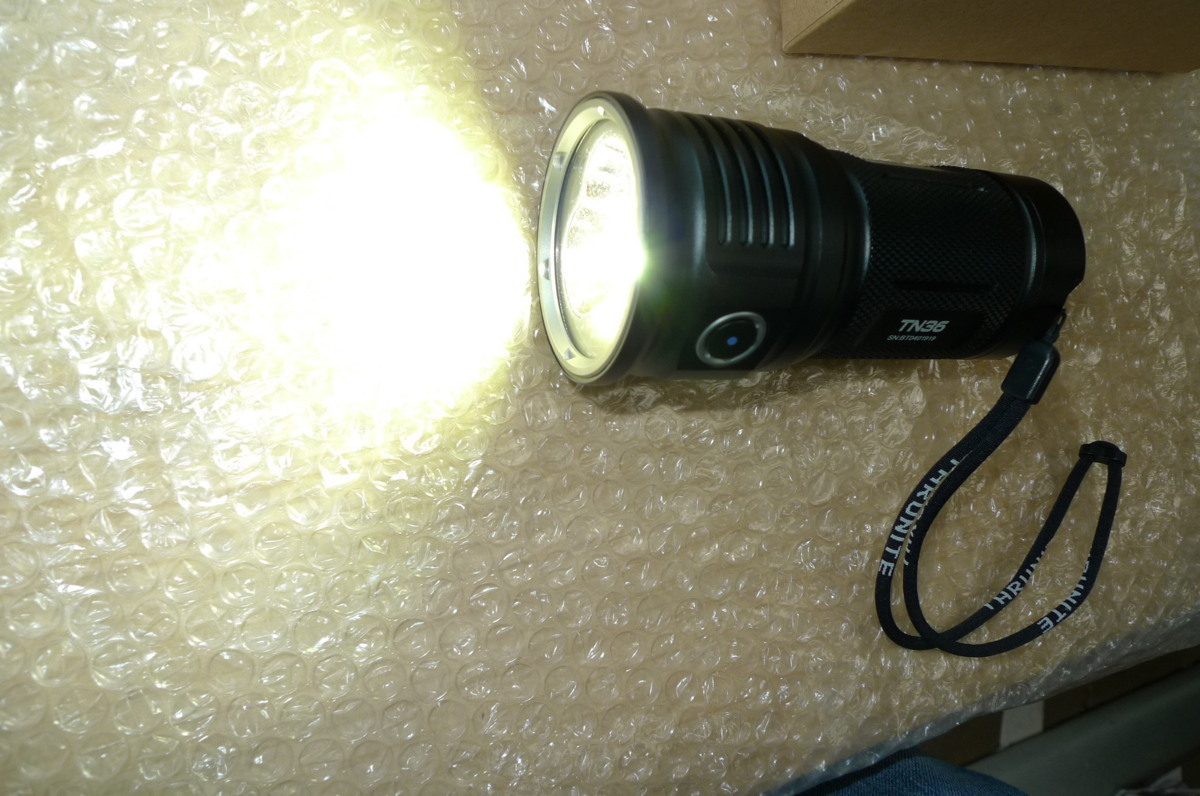 現状品 ThruNite LEDフラッシュライト TN36 CR obe_画像4