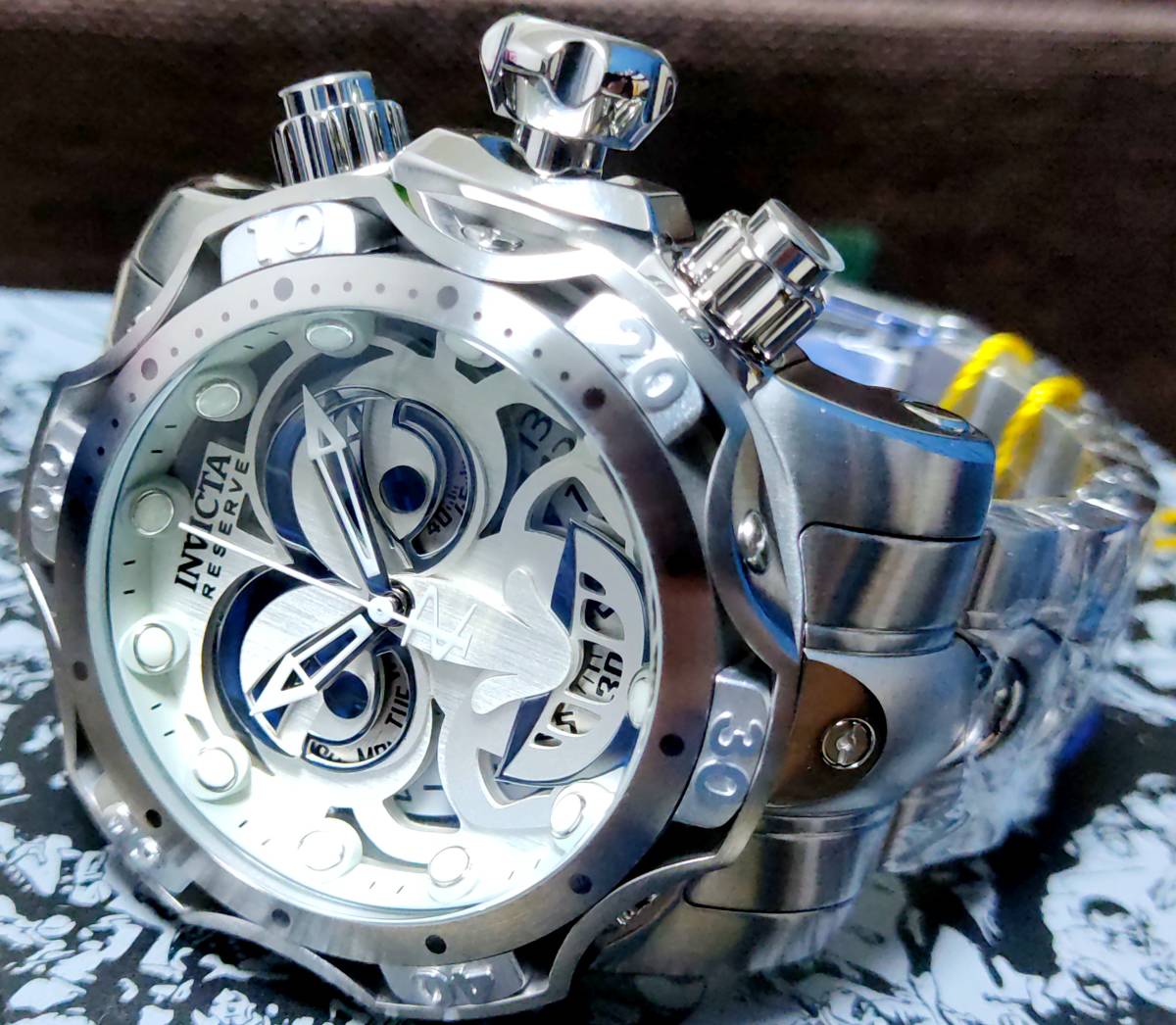 【新品】定価27万円 INVICTA インビクタ 高級腕時計 BATMAN バットマン JORKER ジョーカー シルバー×ホワイト フルメタル  世界限定4000個