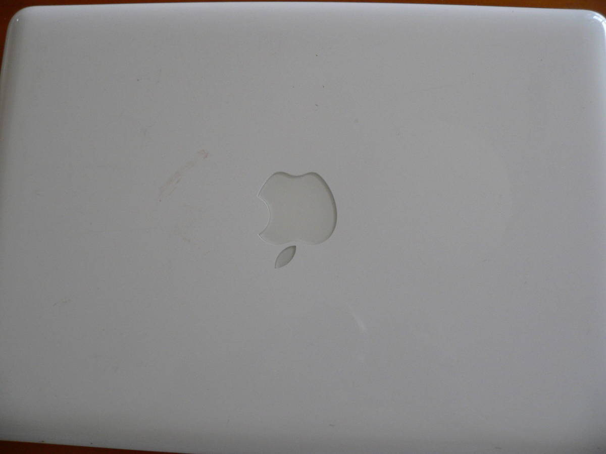  white poly- kaUnibody Mac .Catalina...!A1342 MC207J/A MacBook 6,1 Late 2009 2.26GHz 8GB SSD/256GB APFS Catalina 10.15.7 +AC ①