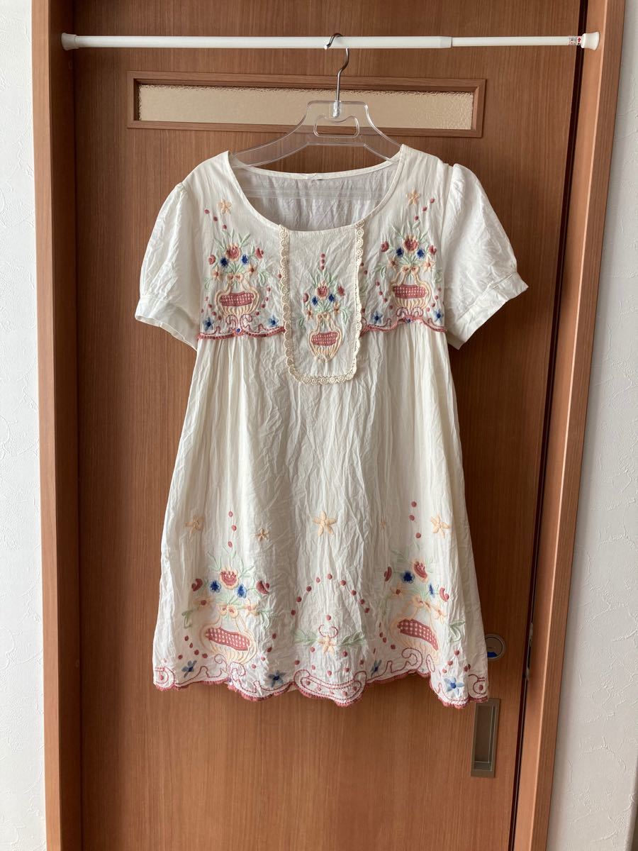 Paypayフリマ 刺繍入りワンピース 半袖 レディース 白 刺繍ワンピース 森ガールワンピース Paypayフリマ 刺繍入りワンピース 半袖 レディース 白 刺繍ワンピース 森ガールワンピース