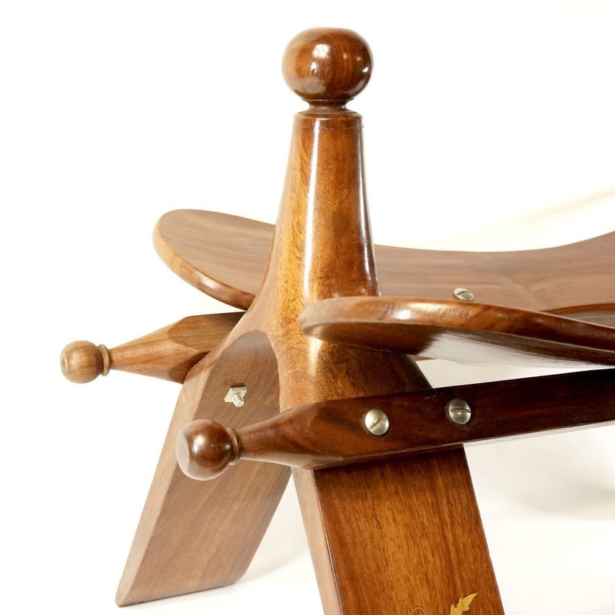 ヨーロッパ ビンテージスツール 椅子 腰掛 ローズウッド レザー 本革 真鍮象嵌装飾 味わい、職人による手造りの素晴らしい一点物です！ ATN_画像10